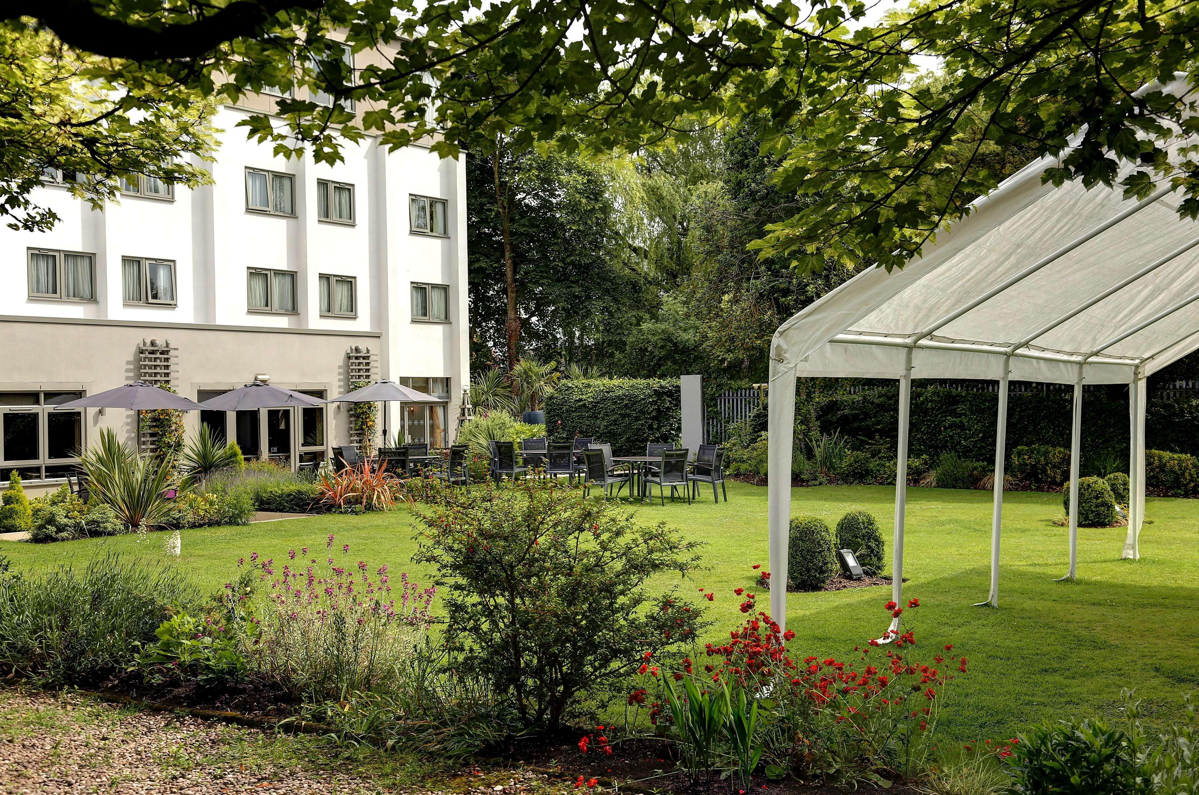 Best Western Plus Pinewood Manchester Airport-Wilmslow Hotel Exterior photo