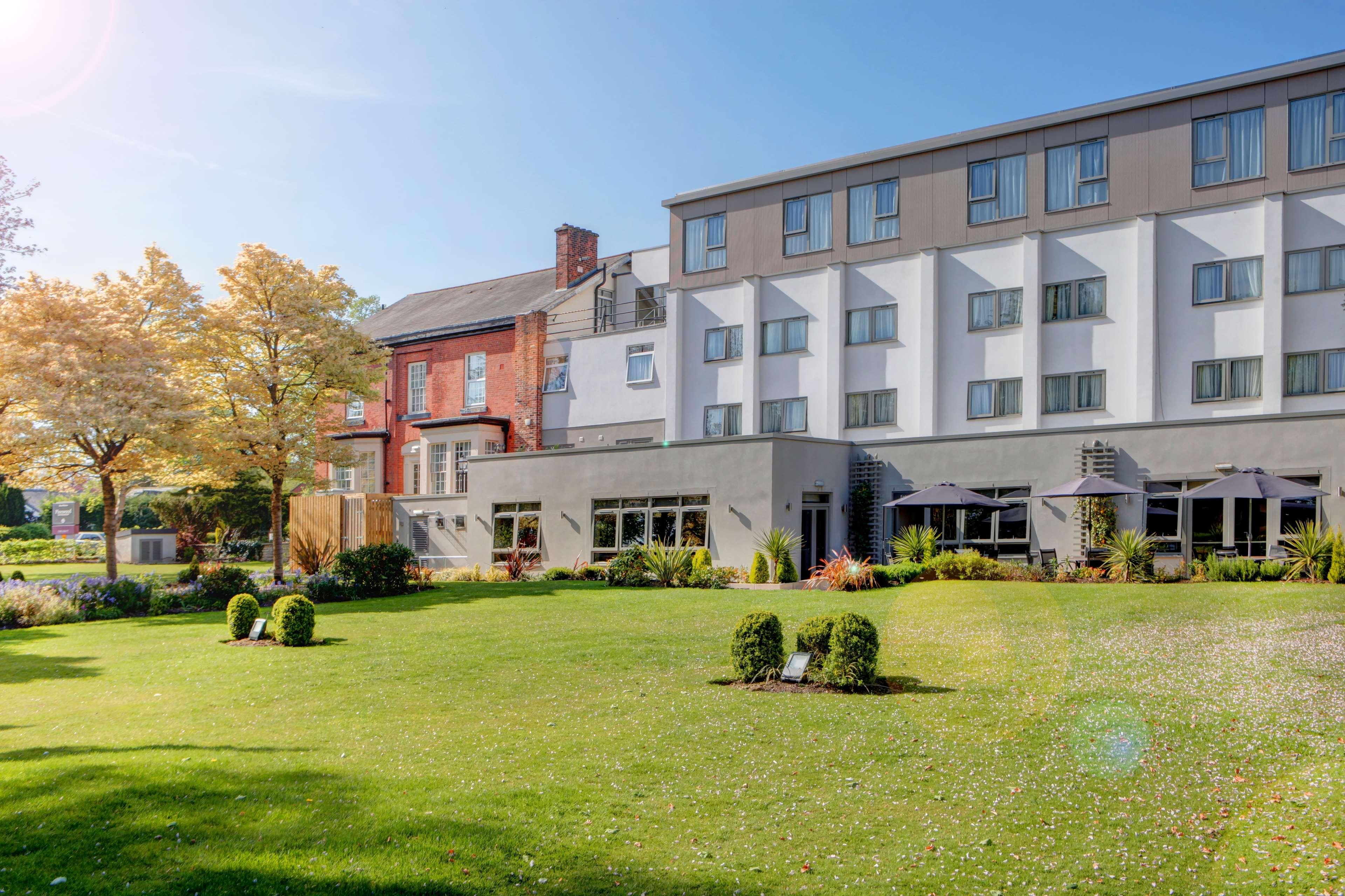 Best Western Plus Pinewood Manchester Airport-Wilmslow Hotel Exterior photo