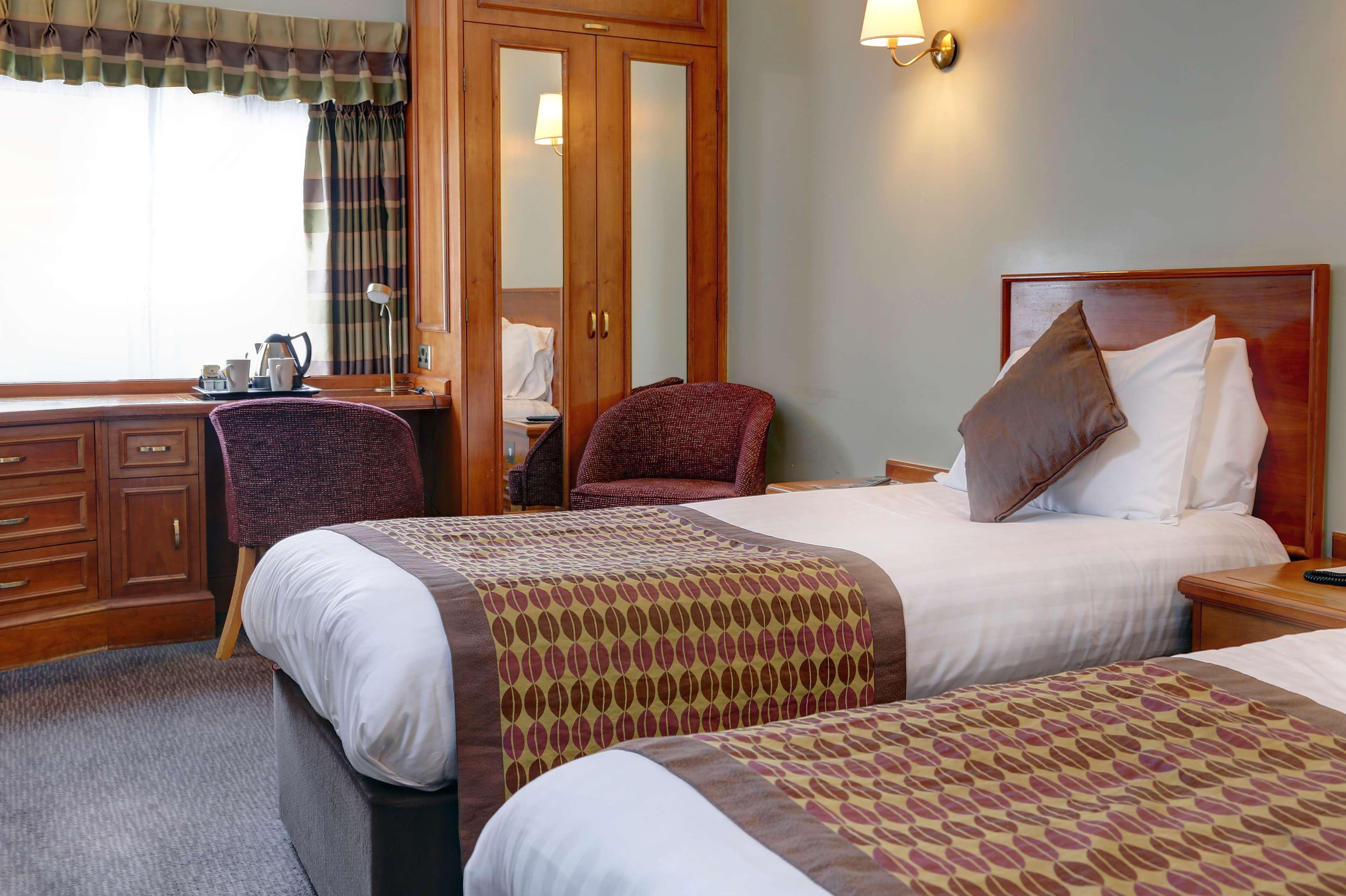 Best Western Plus Pinewood Manchester Airport-Wilmslow Hotel Exterior photo