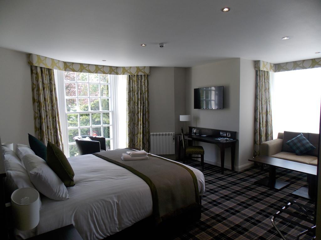 Best Western Plus Pinewood Manchester Airport-Wilmslow Hotel Exterior photo