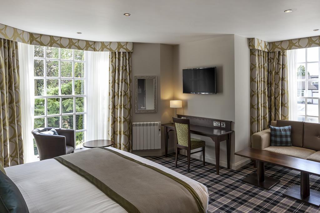 Best Western Plus Pinewood Manchester Airport-Wilmslow Hotel Exterior photo